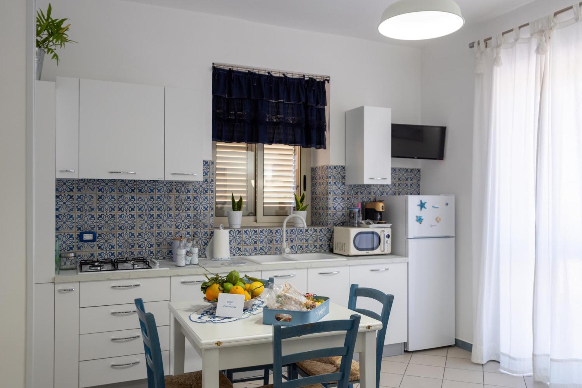 Casa Vacanze La Casetta Di Zinu' Порт-Эмпедокле Экстерьер фото