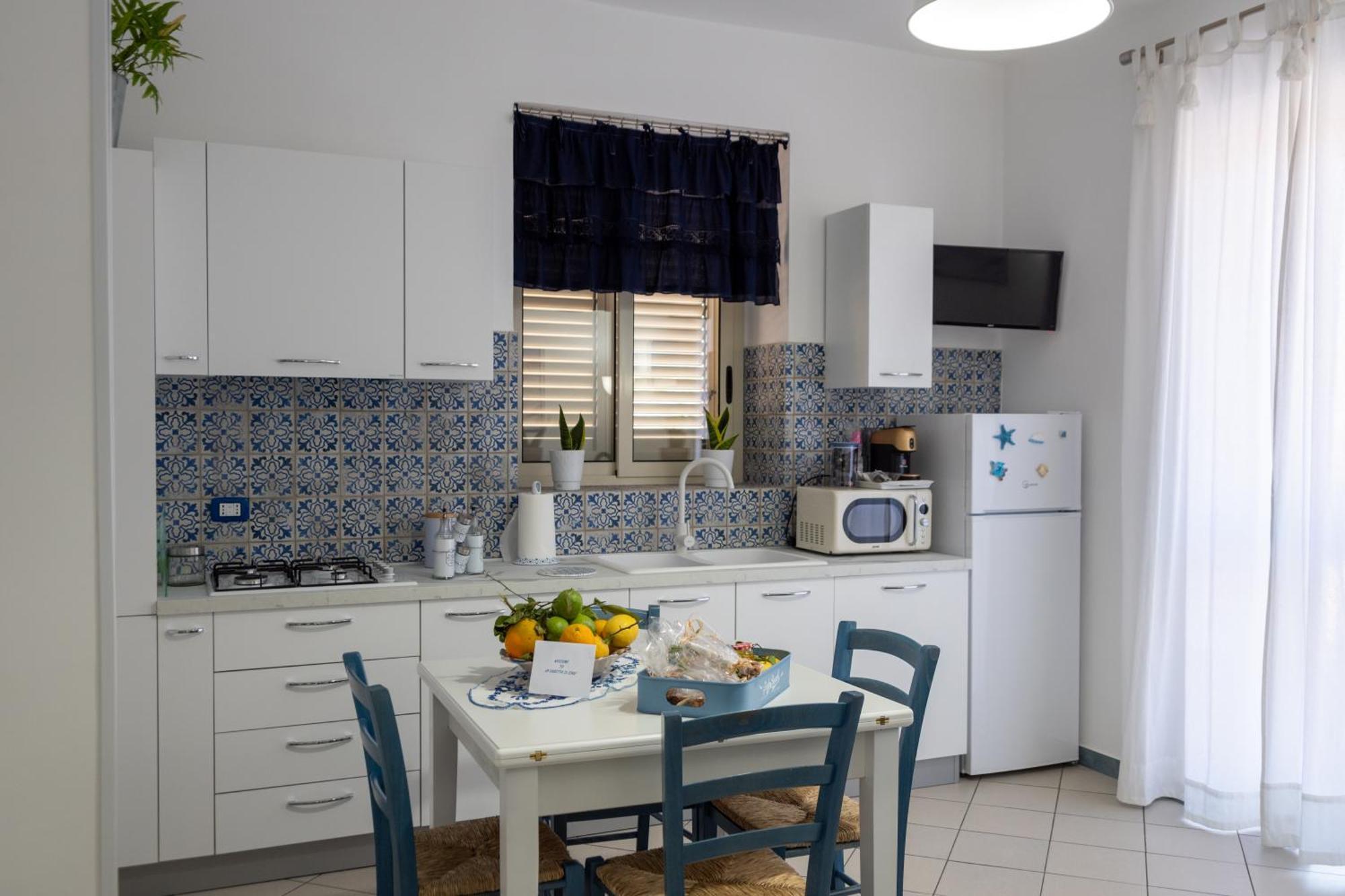 Casa Vacanze La Casetta Di Zinu' Порт-Эмпедокле Экстерьер фото